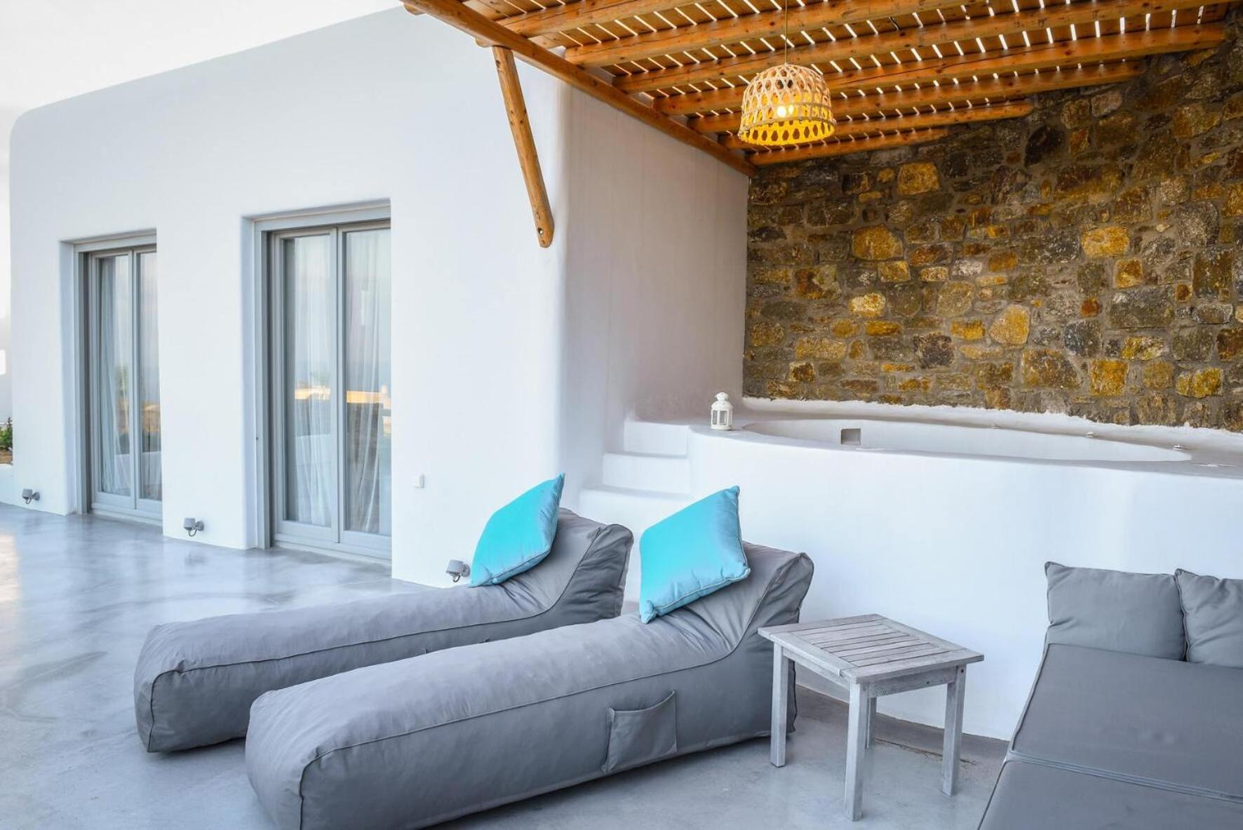 Hotel Myconian Crown